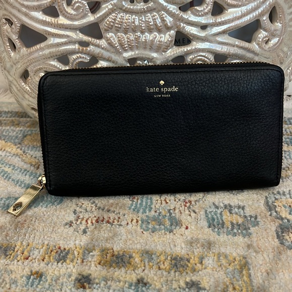 Sleek long black kate spade wallet - Picture 2 of 8